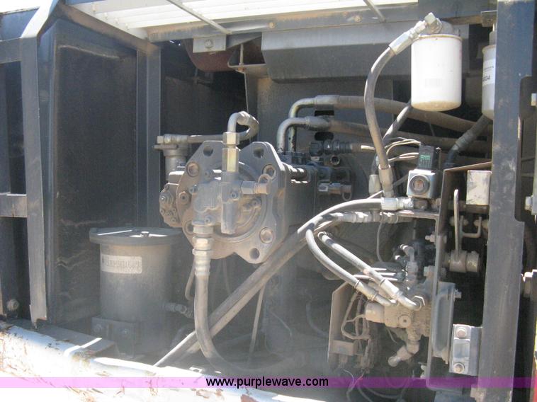 image for item A6411 2000 Link-Belt  3400 Quantum excavator