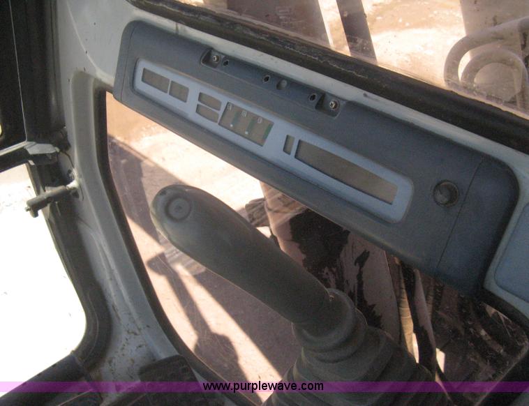 image for item A6411 2000 Link-Belt  3400 Quantum excavator