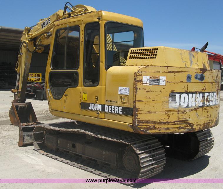 image for item A6412 1996 John Deere 190E excavator