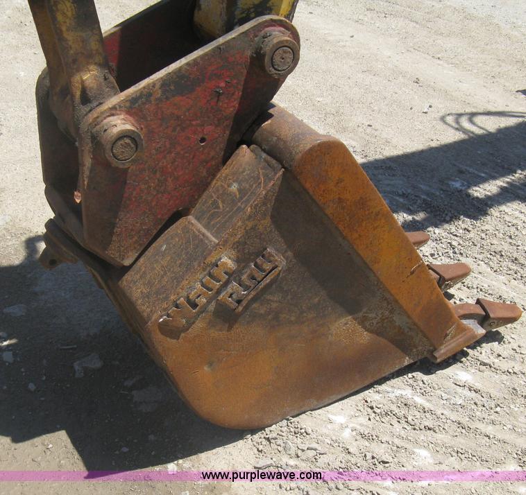 image for item A6412 1996 John Deere 190E excavator