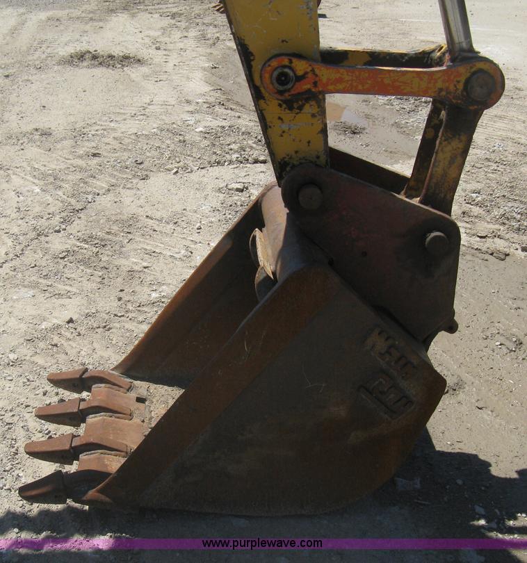 image for item A6412 1996 John Deere 190E excavator