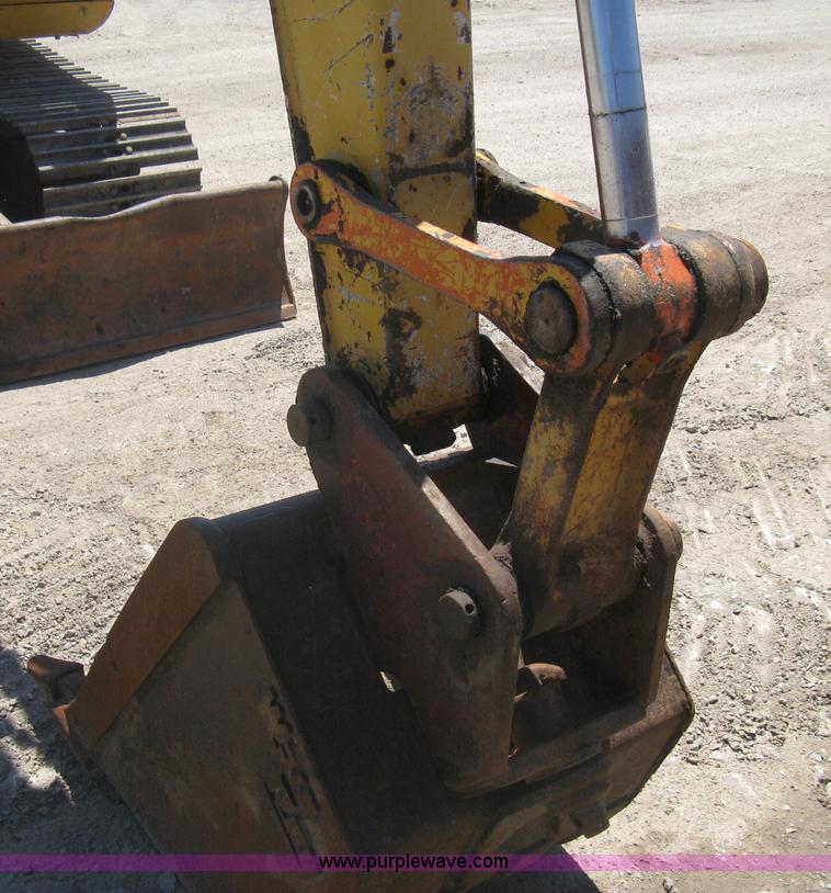 image for item A6412 1996 John Deere 190E excavator