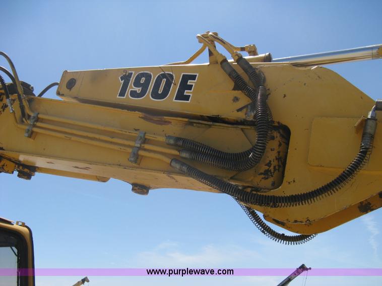 image for item A6412 1996 John Deere 190E excavator