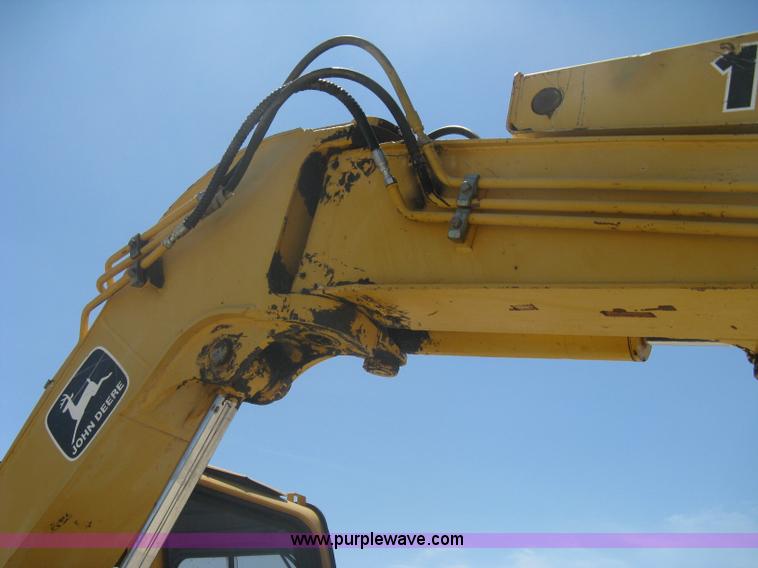 image for item A6412 1996 John Deere 190E excavator