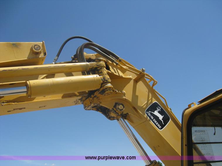 image for item A6412 1996 John Deere 190E excavator