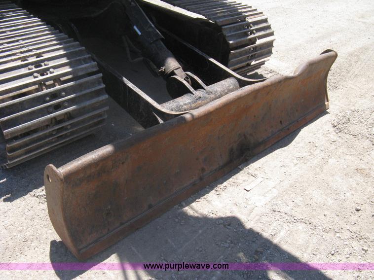 image for item A6412 1996 John Deere 190E excavator