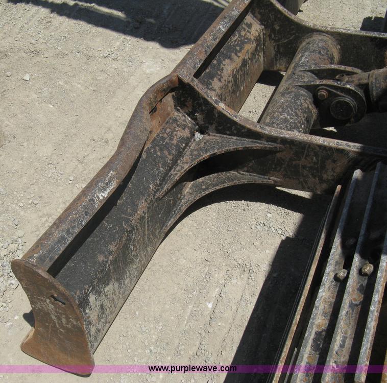 image for item A6412 1996 John Deere 190E excavator