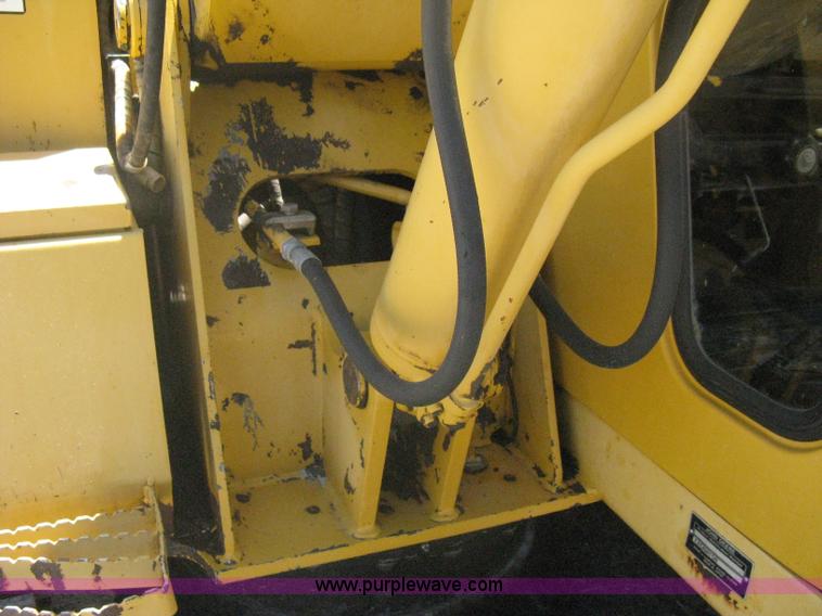 image for item A6412 1996 John Deere 190E excavator