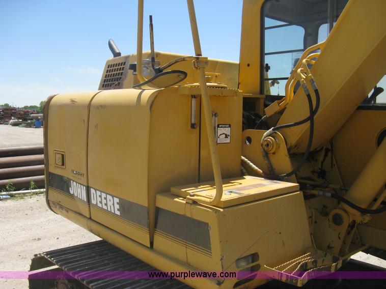 image for item A6412 1996 John Deere 190E excavator