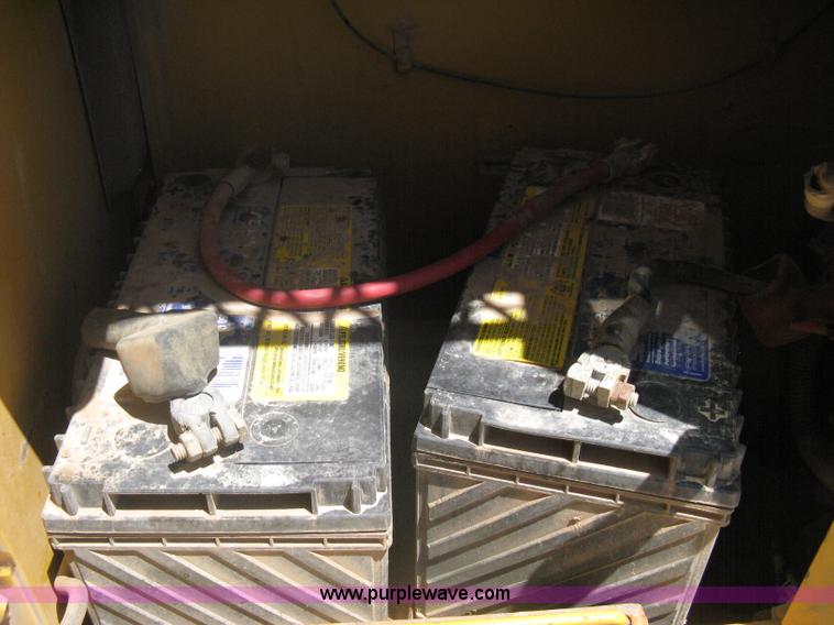 image for item A6412 1996 John Deere 190E excavator