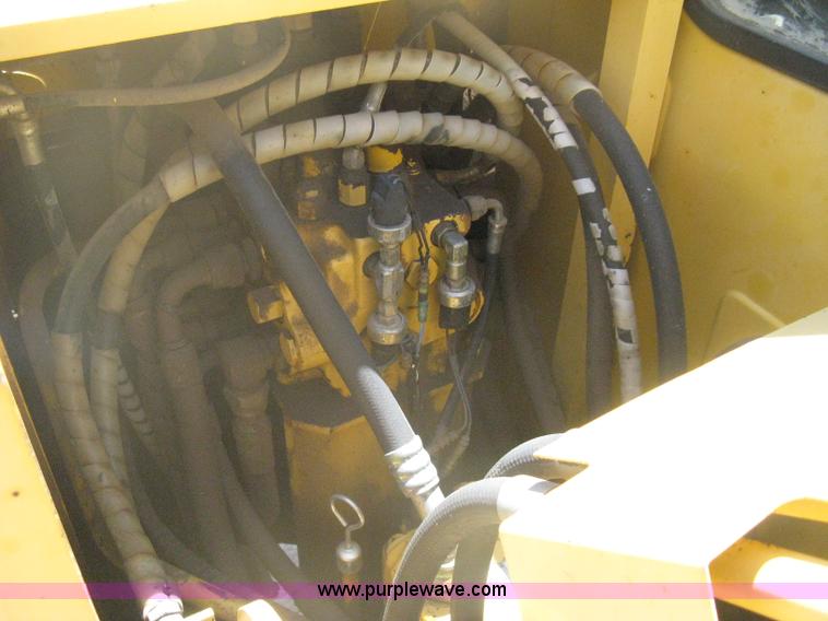 image for item A6412 1996 John Deere 190E excavator