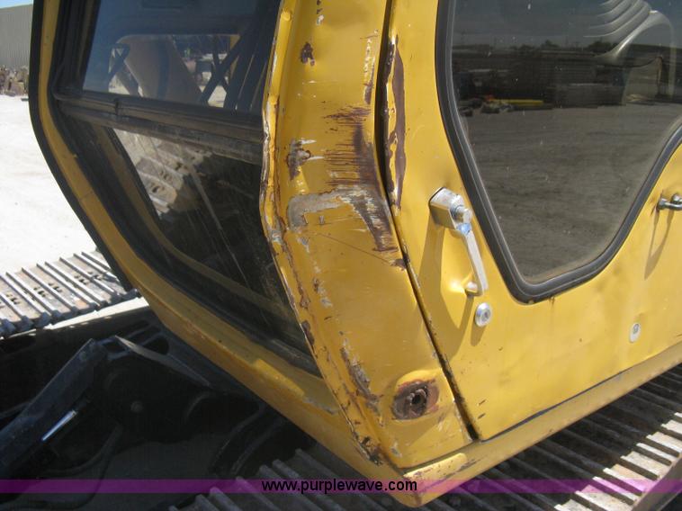 image for item A6412 1996 John Deere 190E excavator