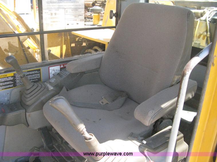 image for item A6412 1996 John Deere 190E excavator