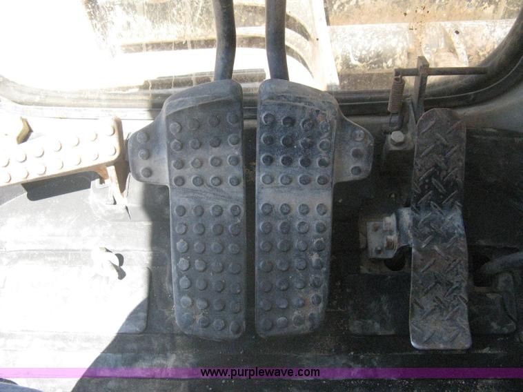 image for item A6412 1996 John Deere 190E excavator