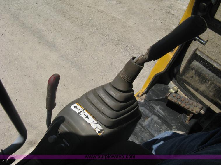 image for item A6412 1996 John Deere 190E excavator