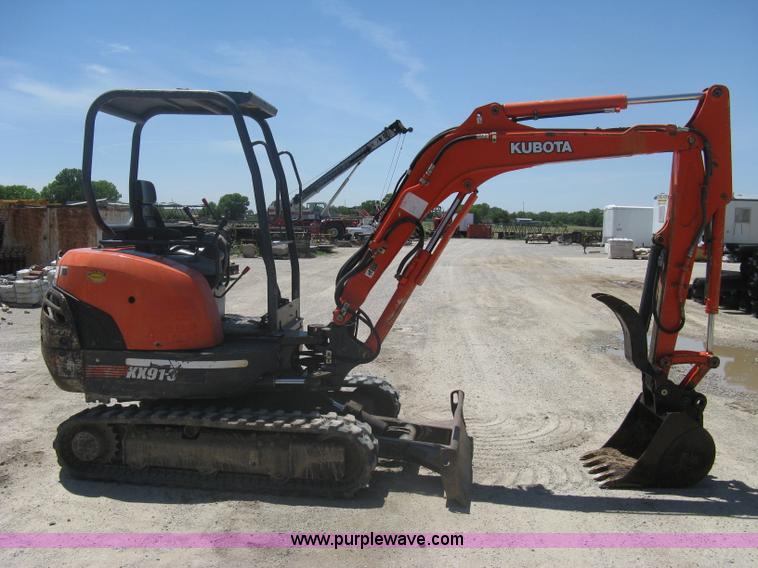 image for item A6413 2000 Kubota KX91-3 excavator