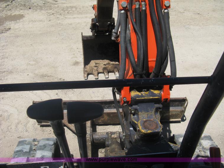 image for item A6413 2000 Kubota KX91-3 excavator