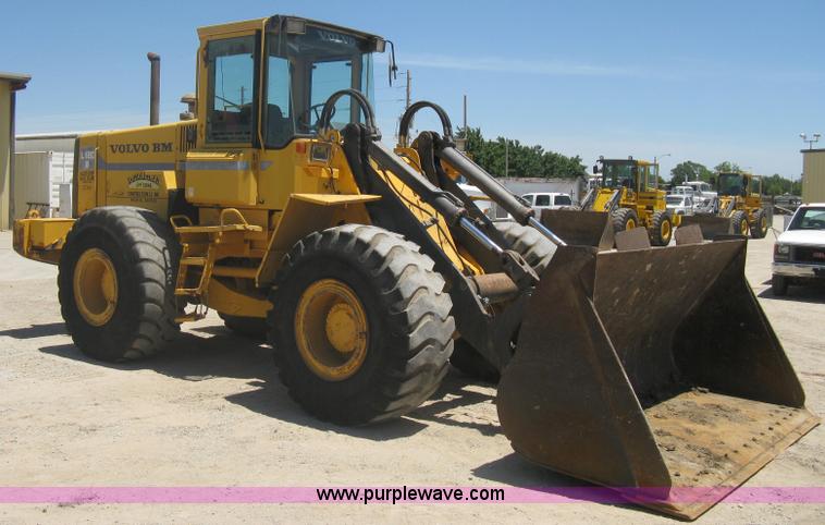 image for item A6414 1994 Volvo BM L120B wheel loader