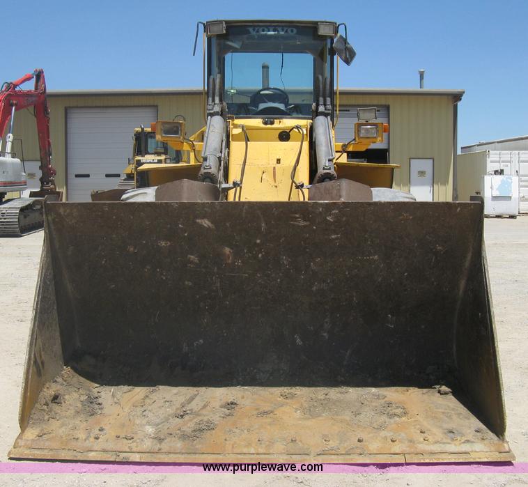 image for item A6414 1994 Volvo BM L120B wheel loader