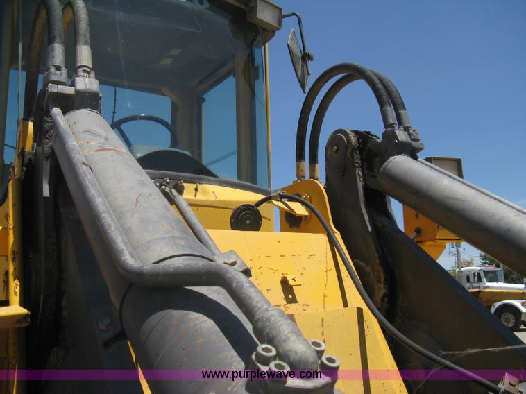 image for item A6414 1994 Volvo BM L120B wheel loader