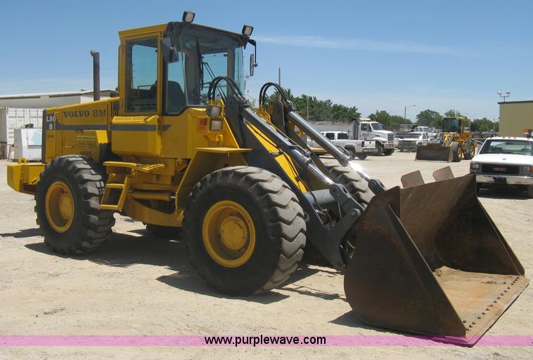 image for item A6415 1993 Volvo BM L90B wheel loader