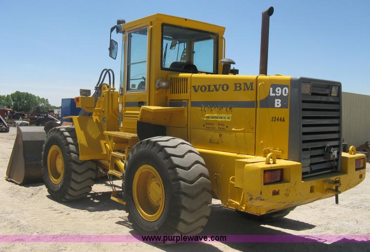 image for item A6415 1993 Volvo BM L90B wheel loader