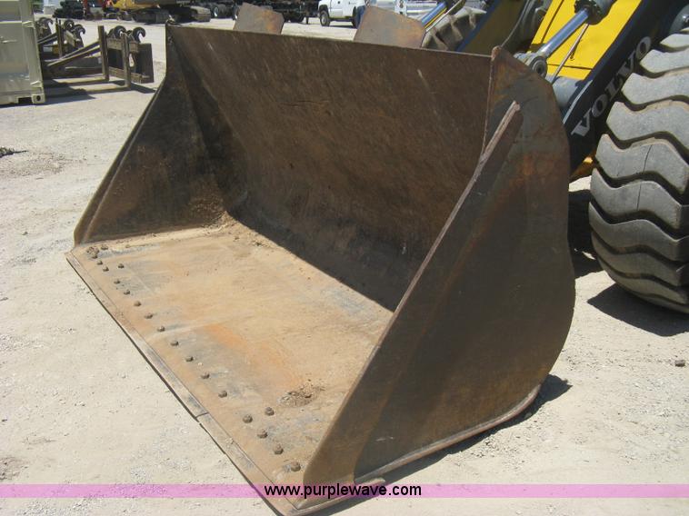 image for item A6415 1993 Volvo BM L90B wheel loader