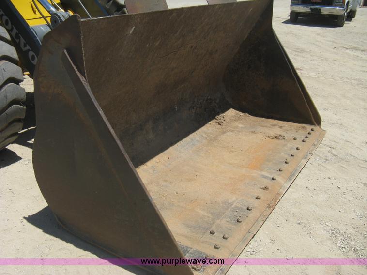 image for item A6415 1993 Volvo BM L90B wheel loader