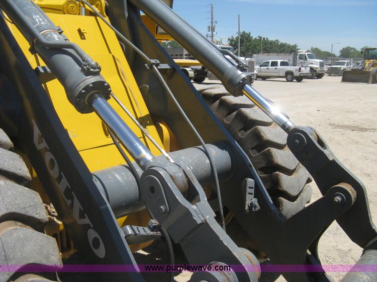 image for item A6415 1993 Volvo BM L90B wheel loader