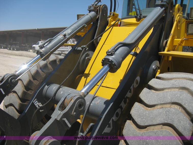 image for item A6415 1993 Volvo BM L90B wheel loader