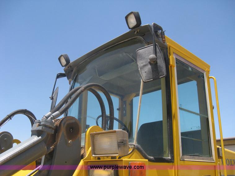 image for item A6415 1993 Volvo BM L90B wheel loader