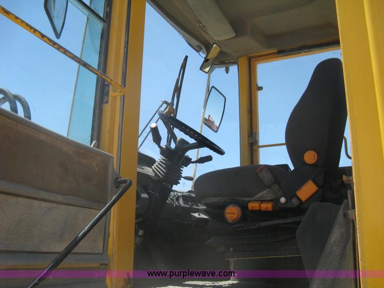 image for item A6415 1993 Volvo BM L90B wheel loader