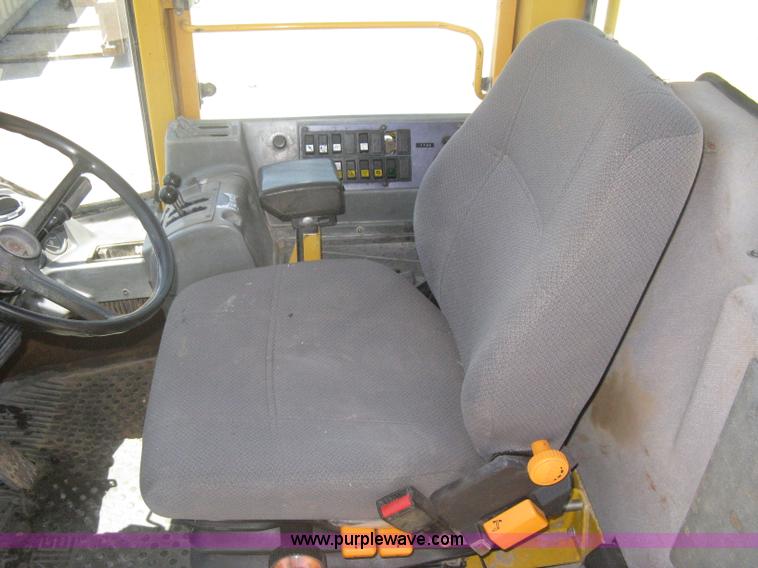 image for item A6415 1993 Volvo BM L90B wheel loader