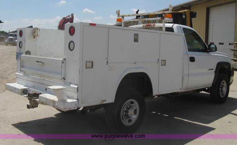 image for item A6416 2006 Chevrolet 2500 HD utility pickup truck