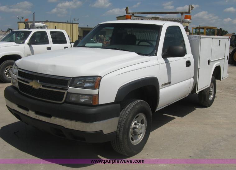 image for item A6416 2006 Chevrolet 2500 HD utility pickup truck