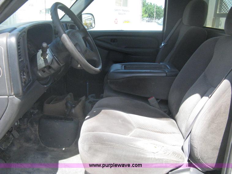 image for item A6416 2006 Chevrolet 2500 HD utility pickup truck