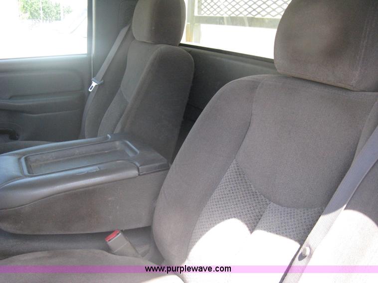 image for item A6416 2006 Chevrolet 2500 HD utility pickup truck