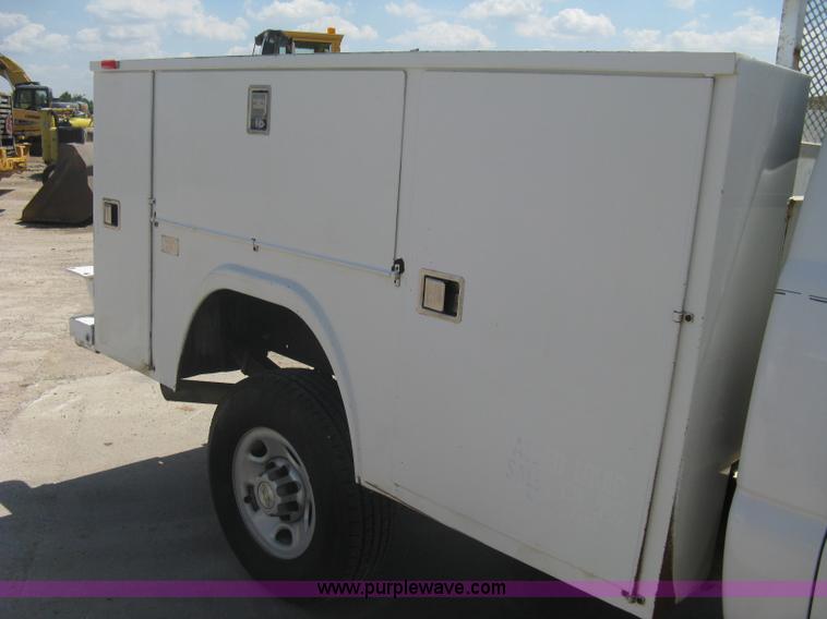 image for item A6416 2006 Chevrolet 2500 HD utility pickup truck