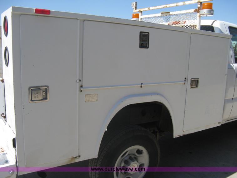 image for item A6416 2006 Chevrolet 2500 HD utility pickup truck