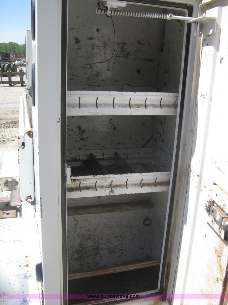 image for item A6416 2006 Chevrolet 2500 HD utility pickup truck