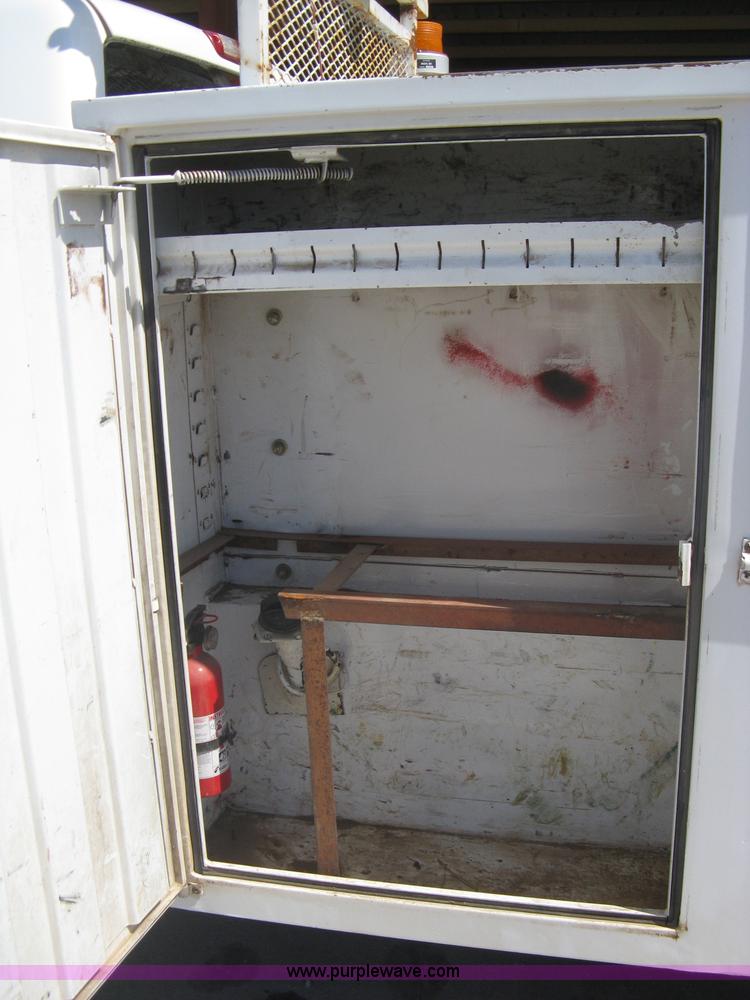 image for item A6416 2006 Chevrolet 2500 HD utility pickup truck