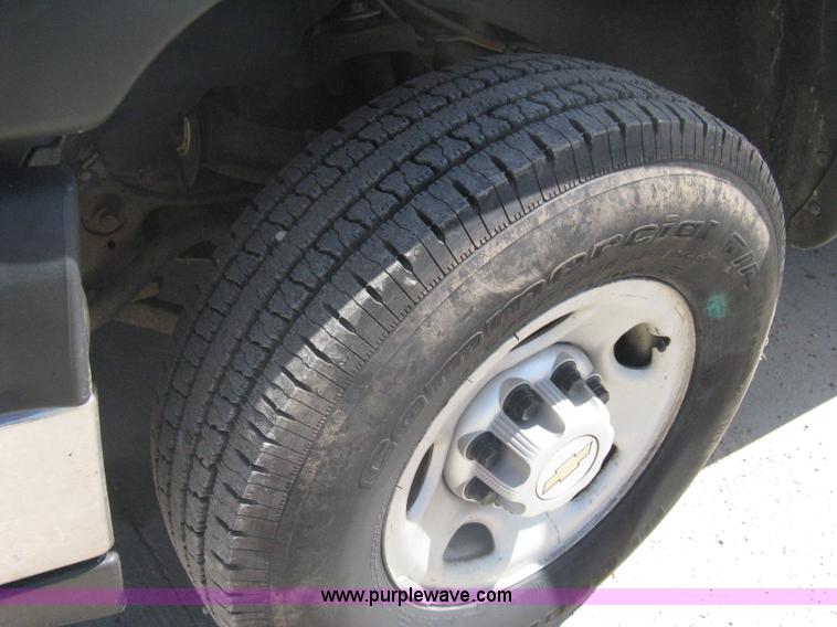 image for item A6416 2006 Chevrolet 2500 HD utility pickup truck