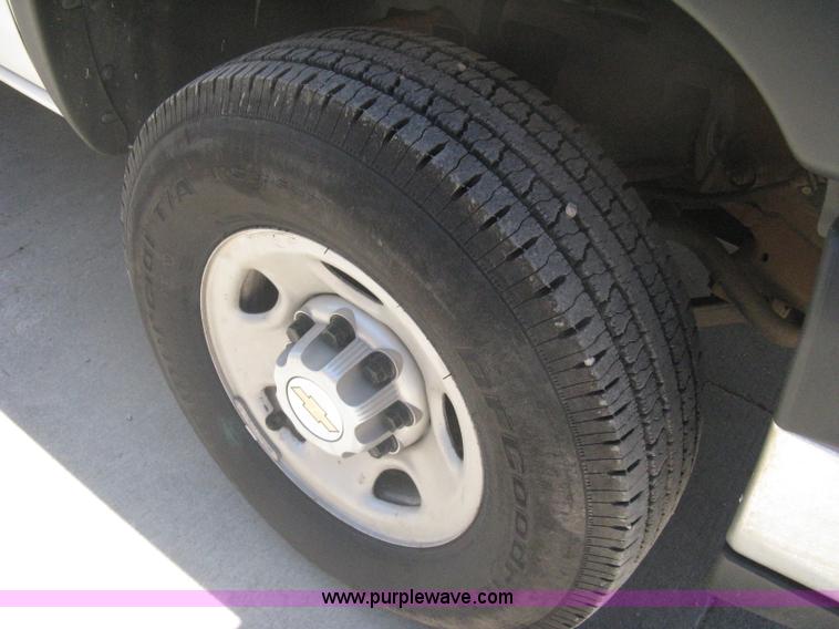 image for item A6416 2006 Chevrolet 2500 HD utility pickup truck