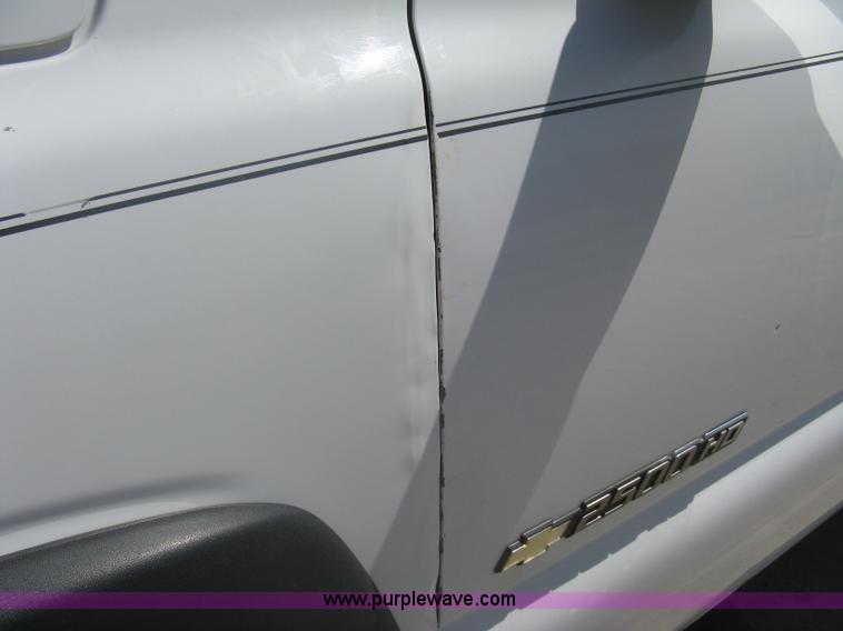 image for item A6416 2006 Chevrolet 2500 HD utility pickup truck