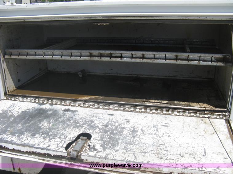 image for item A6417 1994 GMC 3500 SL service truck