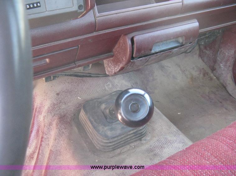 image for item A6417 1994 GMC 3500 SL service truck