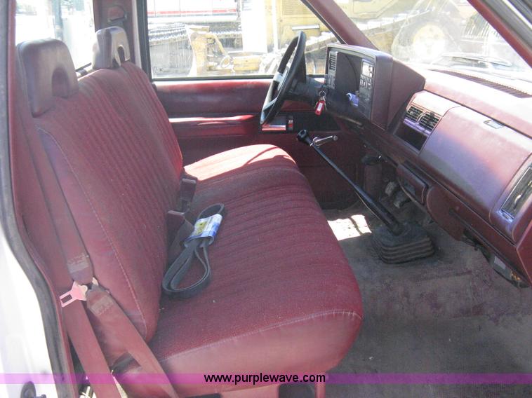 image for item A6417 1994 GMC 3500 SL service truck