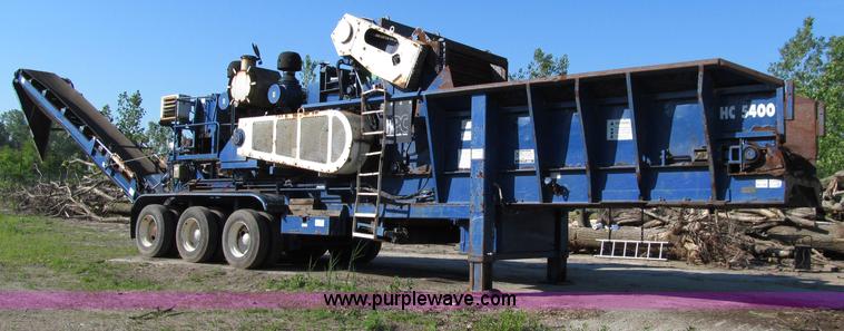 image for item A8317 2002 Peterson Pacific HC5400 portable horizontal recycler grinder