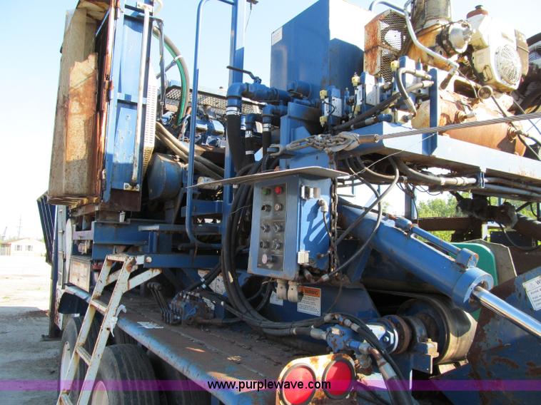 image for item A8317 2002 Peterson Pacific HC5400 portable horizontal recycler grinder