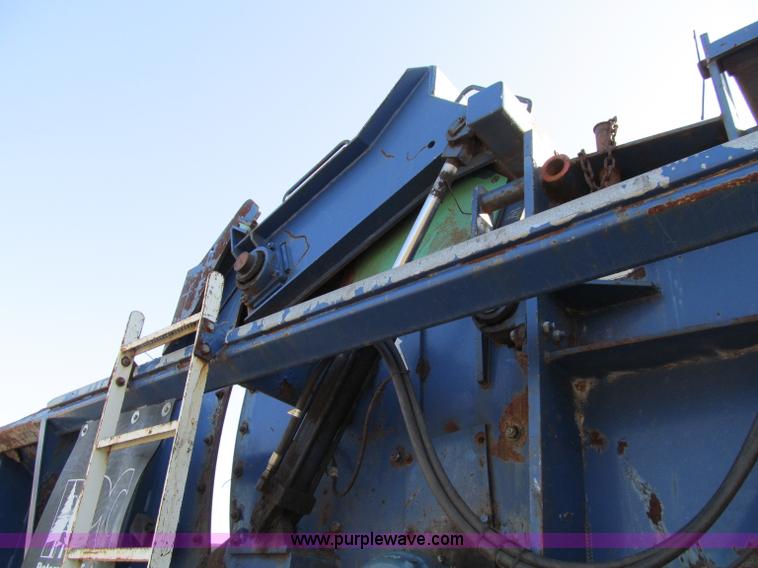 image for item A8317 2002 Peterson Pacific HC5400 portable horizontal recycler grinder